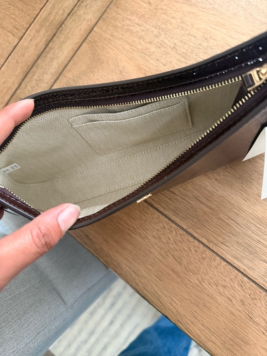 Tory Burch Patent Leather Shoulder Bag in Dark Brown with Gold Logo - Picture 8 of 10